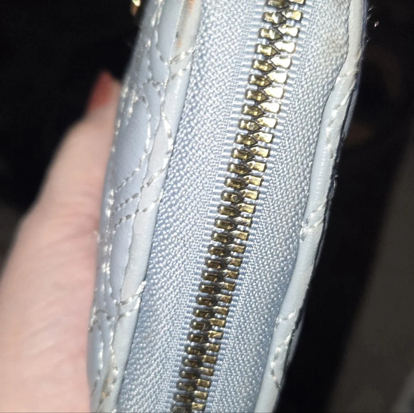 Betsey Johnson Blue Faux Leather Heart Stitched Zip Around Wallet/Wristlet - Picture 11 of 12